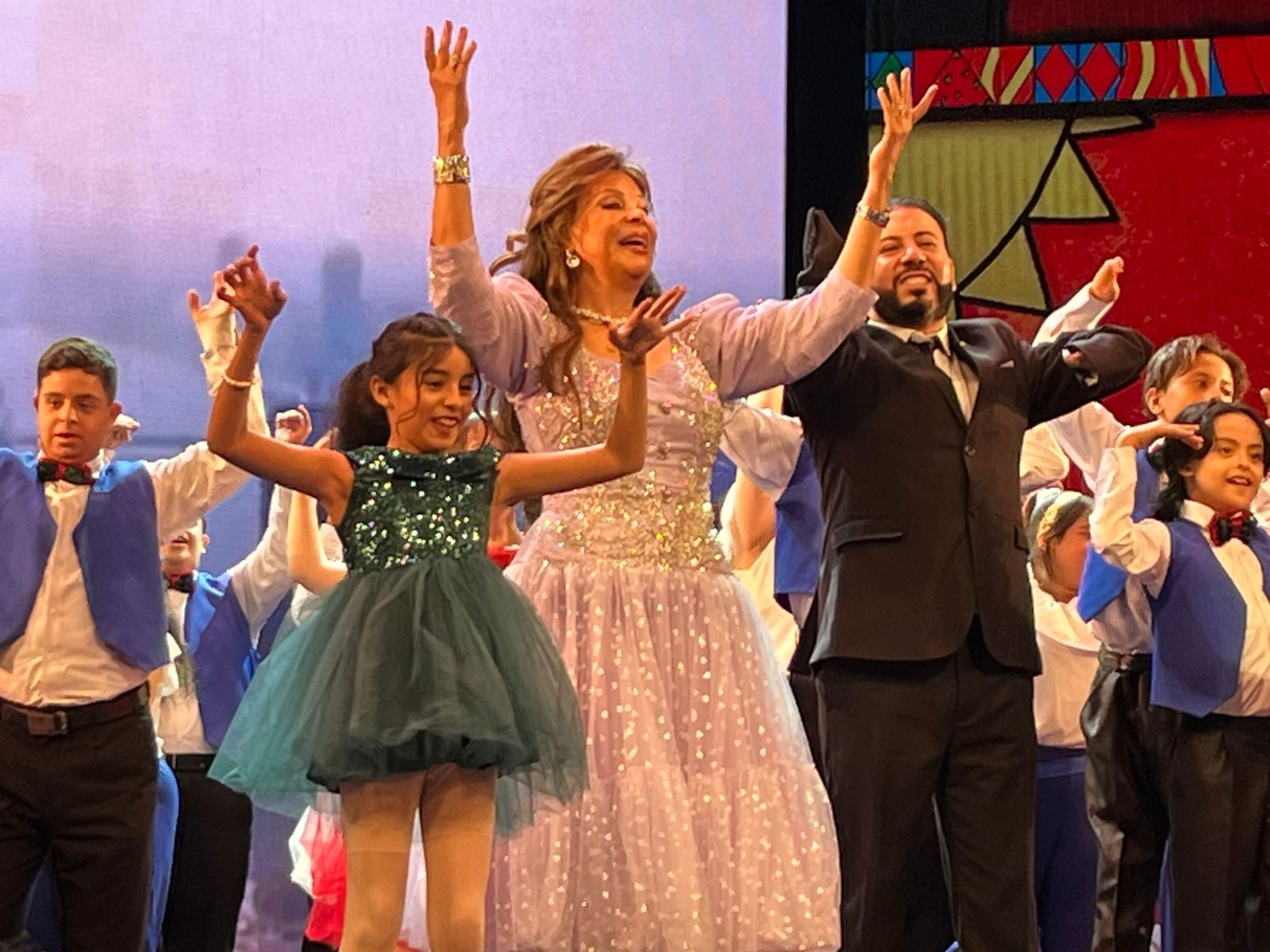 صفاء أبو السعود تتألق في ختام افتتاح الدورة التاسعة لــ أولادنا وسط حضور رسمي وفني كبير - الخليج الان