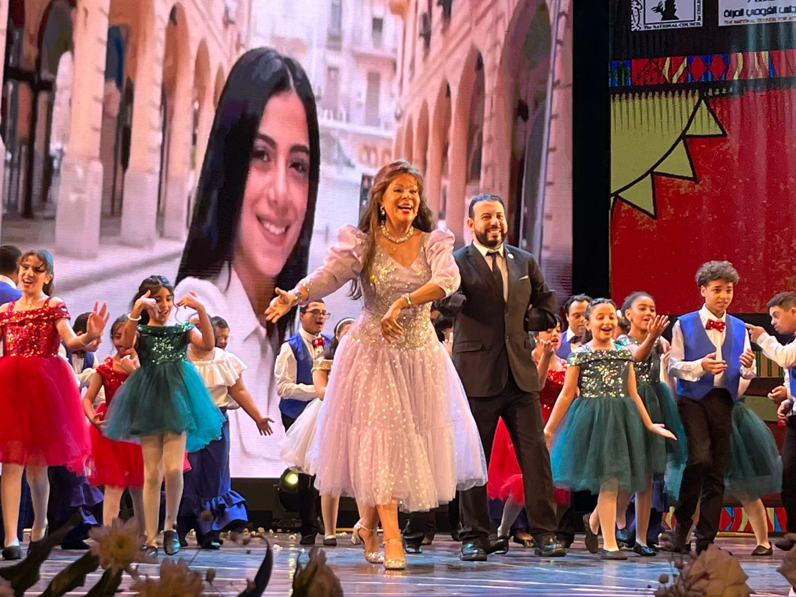 صفاء أبو السعود تتألق في ختام افتتاح الدورة التاسعة لــ أولادنا وسط حضور رسمي وفني كبير - الخليج الان