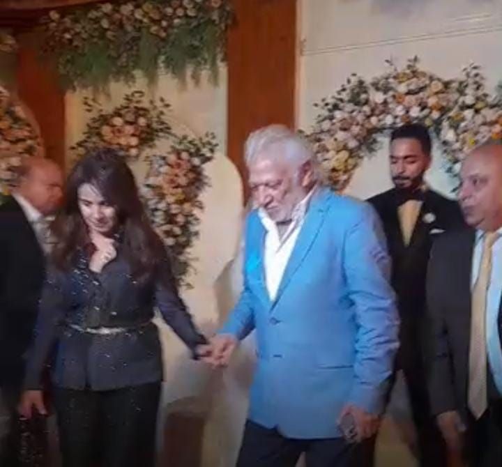 أبرزهم سامح الصريطي .. الشحات مبروك يحتفل بحفل زفاف نجله بحضور نجوم الفن - الخليج الان