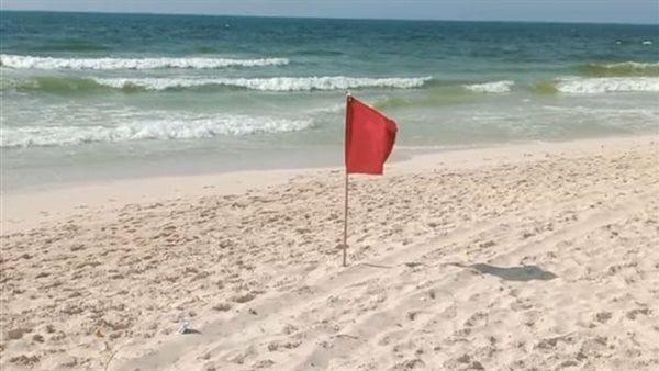 اضطراب الملاحة بمدينة بلطيم وتحذيرات للمواطنين من نزول البحر