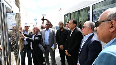 باستثمارات 70 مليون دولار.. رئيس الوزراء يفتتح مصنع «هنجشينج» لتكنولوجيا المنسوجات - الخليج الان