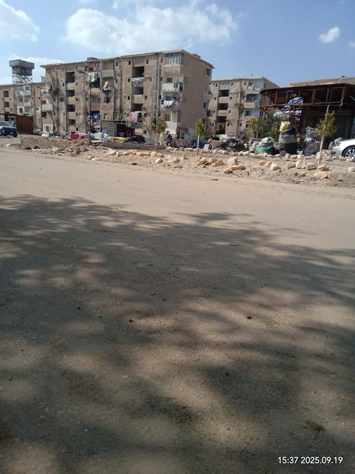 محافظ الإسماعيلية يوجه بضبط مخازن خردة مخالفة وإزالة أوكار النباشين بحملة مكبرة داخل الأحياء والطريق الصحراوي - الخليج الان