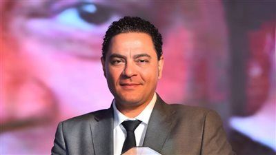 الشاعر نادر عبد الله يستحوذ على جائزة الإبداع في احتفالية دير جيست 2025.. صور - الخليج الان