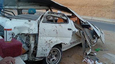 إصابة 20 شخصًا ووفاة حالة في انقلاب ميكروباص بطريق الإسماعيلية – السويس - الخليج الان