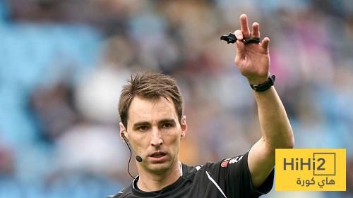 سجل دي بورغوس حكم مباراة برشلونة القادمة