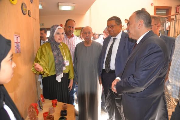 محافظ أسيوط يشهد ملتقى "دوير" لإبداعات الطفل ويؤكد دعمه للمشروعات الثقافية والفنية - الخليج الان