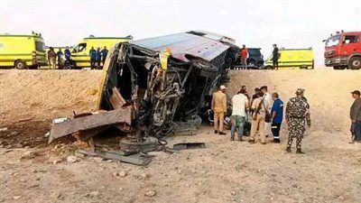 إصابة 19 شخص في حادث انقـ ـلاب أتوبيس على طريق مصر الإسماعيلية - الخليج الان