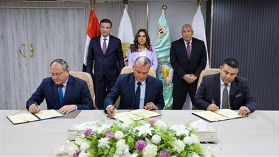 وزيرا التنمية المحلية والزراعة ومحافظ الوادي الجديد يشهدون توقيع بروتوكول لإنشاء أول مركز متكامل لانتاج الحرير الطبيعي - الخليج الان