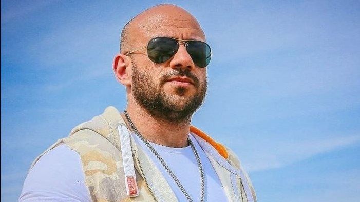 بعد إعلان انفصاله عن مي كمال.. كم عدد زيجات أحمد مكي؟ - الخليج الان