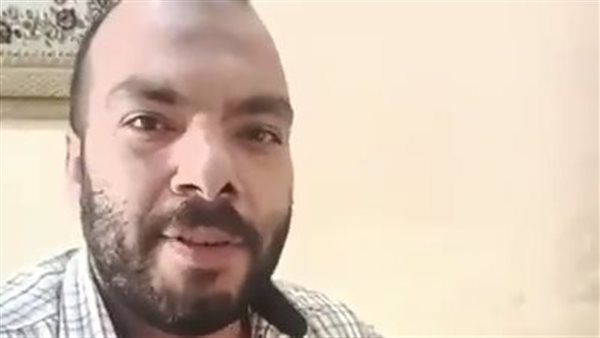 سبايدر مان وصلهم المدرسة.. أب يحقق أمنية أبنائه في أول أيام الدراسة بالبحيرة: عاوز أفرحهم