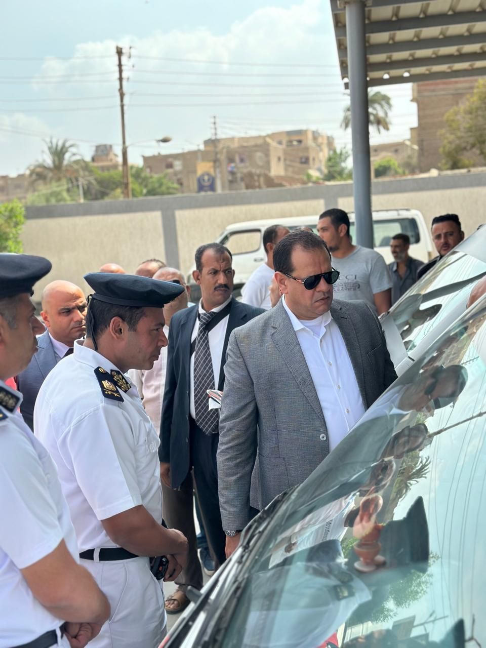 مدير أمن الفيوم يفاجئ السائقين في الموقف الجديد مع انطلاق العام الدراسي.. ويشدد على الالتزام بالتعريفة المقررة - الخليج الان