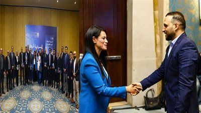 وزيرة التخطيط والتعاون الدولي تعد لقاءً موسعًا مع رؤساء تحرير الصحف والمواقع الإخبارية وعدد من الكُتّاب في إطار الحوار المجتمعي - الخليج الان