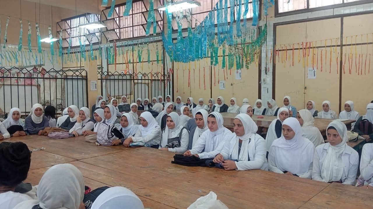 عام دراسي جديد ينطلق بالبحيرة وسط أجواء من الانضباط والاستعداد - الخليج الان