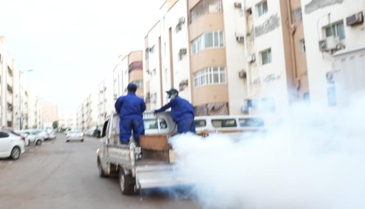 مجموعة القطيبي وهيئة الخليج وعدن يواصلان حملة الرش الضبابي والرذاذي بالعاصمة عدن