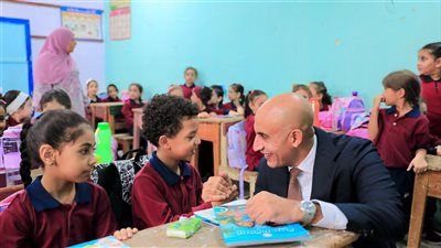 وزير التعليم فى زيارة مفاجئة لعددا من مدارس القليوبية لمتابعة انتظام العام الدراسي الجديد - الخليج الان