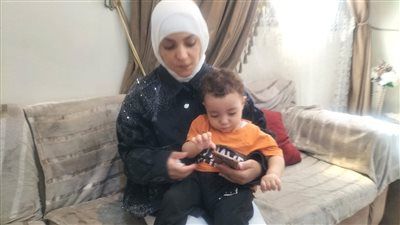 «يونس» ملاك صغير من الشرقية يواجه ضمور العضلات الشوكية ووالدته تأمل في توفير الحقن لعلاجه - الخليج الان