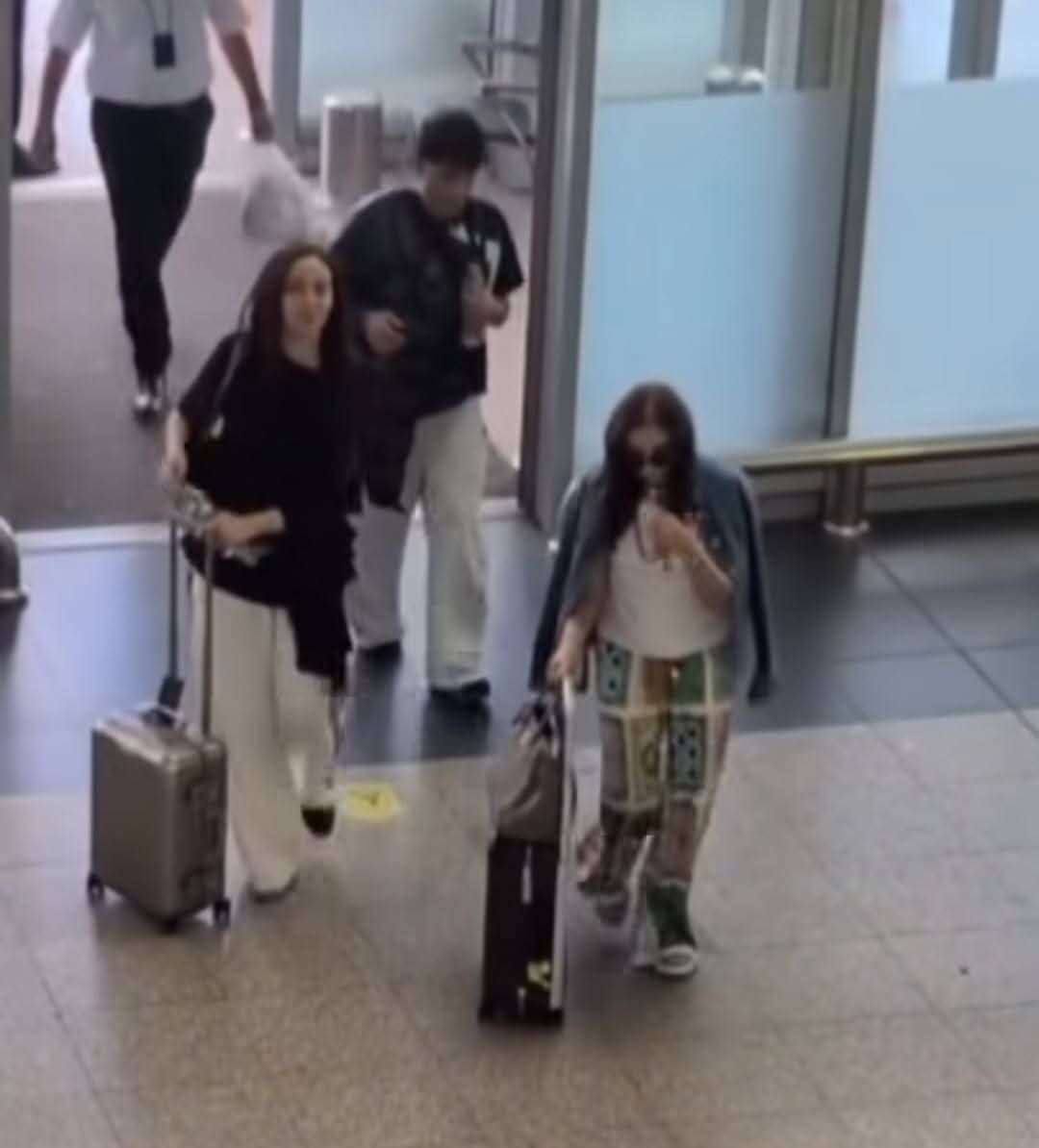 أول حفل بعد تعافيها.. أنغام في طريقها إلى ألمانيا استعدادًا لحفلها الغنائي غدًا - الخليج الان