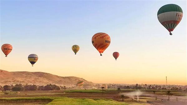 البالون الطائر يستقبل 1300 سائح في يوم واحد بعد زيارة ملك وملكة إسبانيا