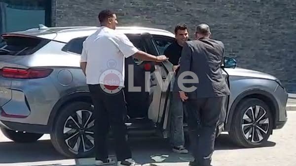 وصول زيزو إلى مقر اتحاد الكرة للاستماع لأقواله في شكوى الزمالك