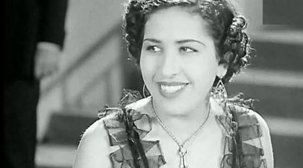 اشتهرت بدور الست أمينة.. تعرف على محطات آمال زايد في ذكرى وفاتها - الخليج الان