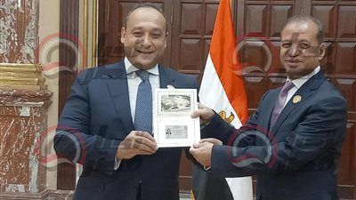 النائب أكمل فاروق يتسلم كارنية عضوية مجلس الشيوخ 2025..صور - الخليج الان