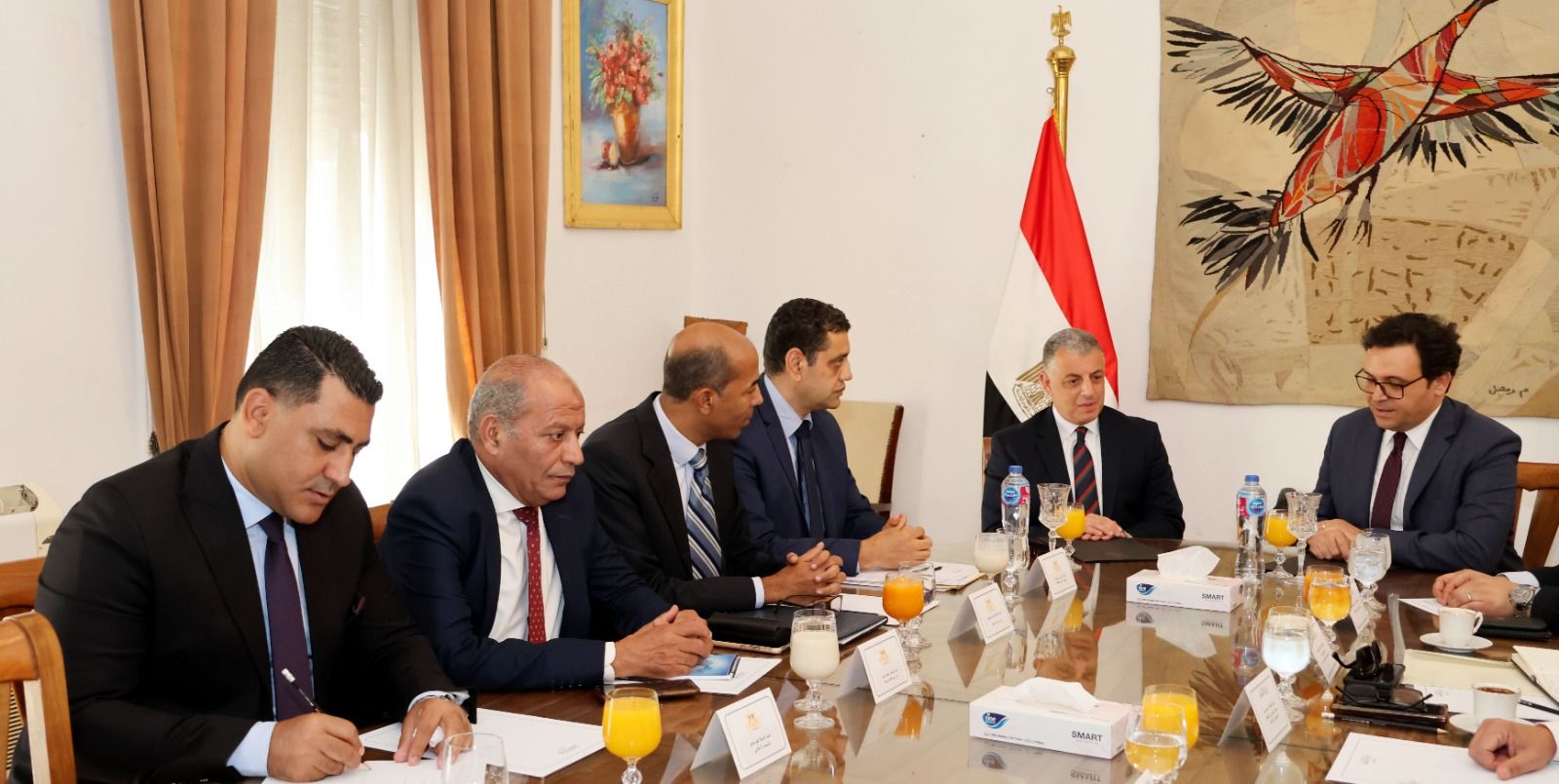 وزير الثقافة ومحافظ الإسماعيلية يبحثان ترتيبات احتفالية "كلثوميات" والدورة الـ25 لمهرجان الفنون الشعبية - الخليج الان