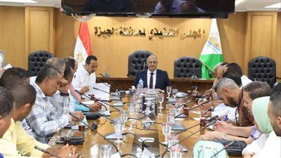 تنفيذًا لتكليفات محافظ الجيزة.. اجتماع لمتابعة خطة الارتقاء بمنظومة النظافة بالأحياء - الخليج الان