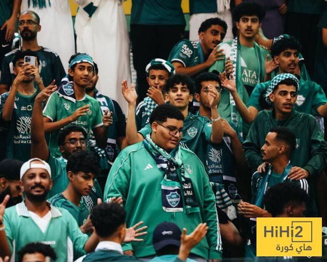 صور : الأهلي يتسلح بجماهيره قبل النهائي القاري