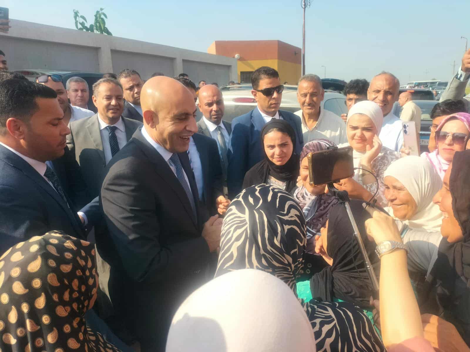 وزير التربية والتعليم يفتتح مدرسة فوزى السيد الدهشوري للتعليم الأساسي بالشرقية - الخليج الان