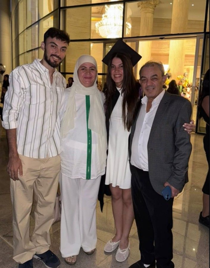 علاء مرسي يحتفل بتخرج ابنته: ربنا يحققلك أحلامك الصغننة كبرت - الخليج الان