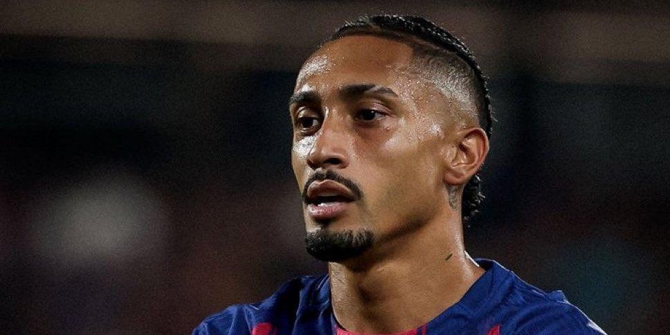 استحق رافينيا الكرة الذهبية أكثر من ديمبيلي.. إليكم السبب