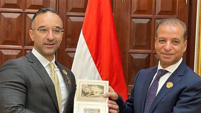 الحمامصي بعد تسلّم كارنيه الشيوخ: عضوية المجلس عهد جديد لخدمة المواطن ودعم الجمهورية الجديدة - الخليج الان