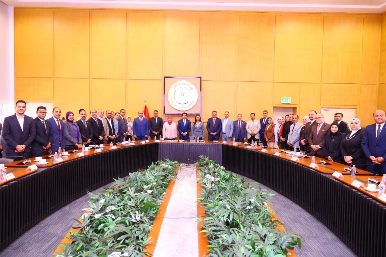 وزيرا التضامن والشباب يعقدان لقاءً موسعًا بنموذج محاكاة مجلس الشيوخ - الخليج الان