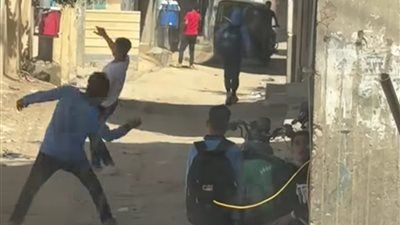 هروب طلاب مدرسة الفتح الإعدادية بتطون وإلقاء الحجارة على نوافذ المدرسة - الخليج الان