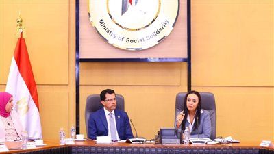 وزيرا التضامن والشباب يعقدان لقاءً موسعًا بنموذج محاكاة مجلس الشيوخ - الخليج الان