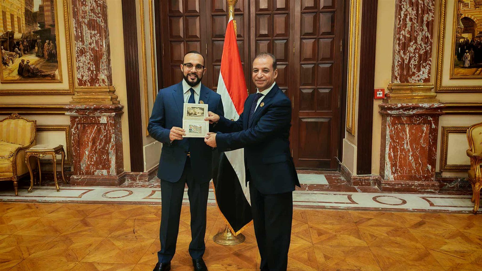 احتفاء خاص بالنائب أحمد دياب أثناء استلامه كارنيه عضوية مجلس الشيوخ 2025 ..صور - الخليج الان