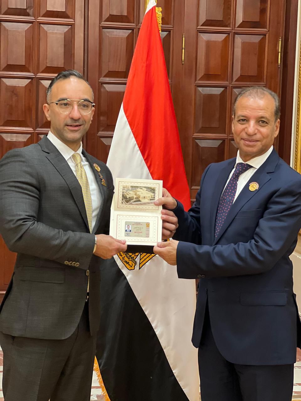 الحمامصي بعد تسلّم كارنيه الشيوخ: عضوية المجلس عهد جديد لخدمة المواطن ودعم الجمهورية الجديدة - الخليج الان