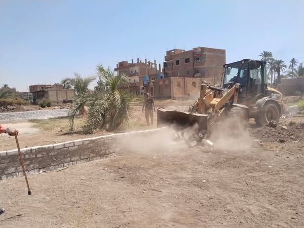 محافظ أسيوط: إزالة 41 حالة تعدي خلال حملات بـ6 مراكز وحي ضمن المرحلة الثانية من الموجة الـ27 - الخليج الان