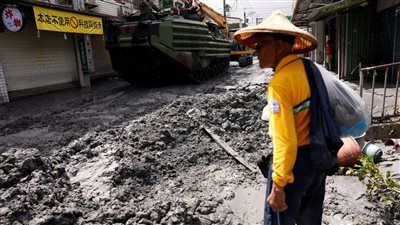 «الأقوى في العالم».. إعصار راجاسا يضرب جنوب الصين وإجلاء 2 مليون وإلغاء مئات الرحلات الجوية - الخليج الان