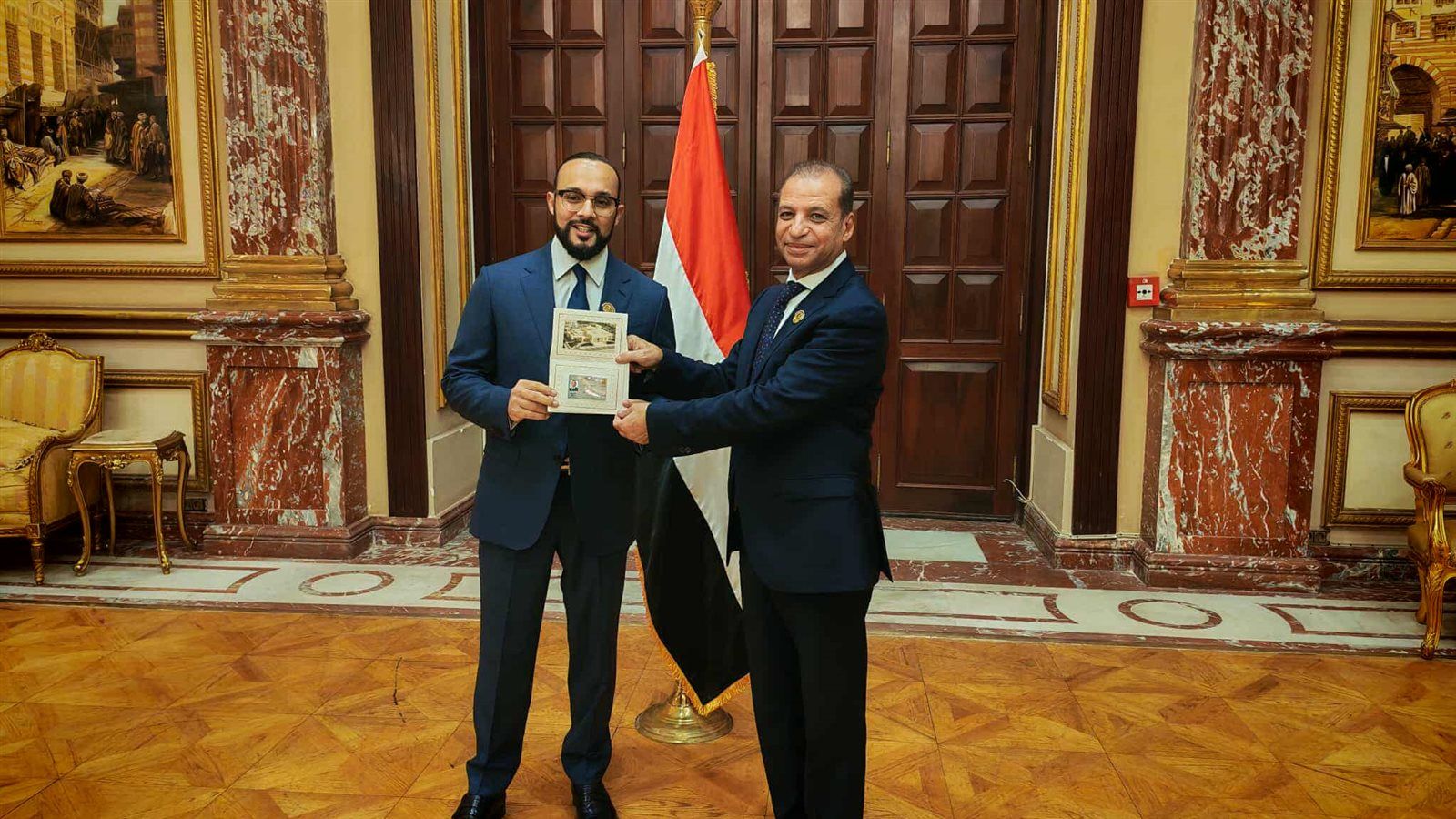 احتفاء خاص بالنائب أحمد دياب أثناء استلامه كارنيه عضوية مجلس الشيوخ 2025 ..صور - الخليج الان