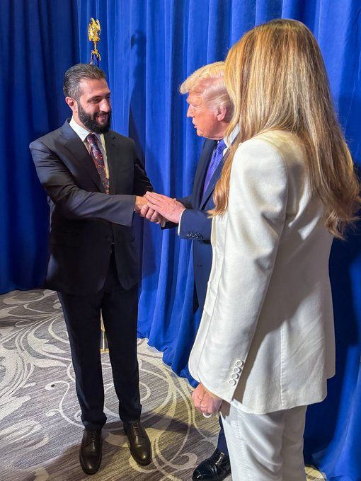 «بحضور زوجة زعيم البيت الأبيض».. ترامب يلتقي الشرع على هامش أعمال الأمم المتحدة|صور - الخليج الان