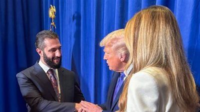 «بحضور زوجة زعيم البيت الأبيض».. ترامب يلتقي الشرع على هامش أعمال الأمم المتحدة|صور - الخليج الان