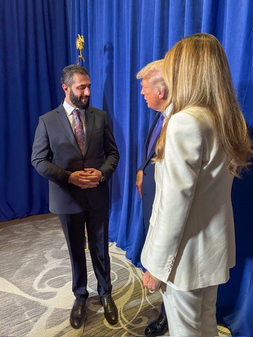 «بحضور زوجة زعيم البيت الأبيض».. ترامب يلتقي الشرع على هامش أعمال الأمم المتحدة|صور - الخليج الان