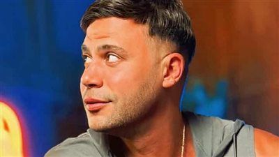 انتظروا المفاجأة.. محمد إمام يروج لـ فيلمه الجديد: احلى أعمالي مع اجمد ممثل في الوطن العربي - الخليج الان