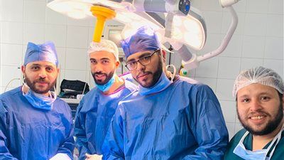 إنقاذ حياة شاب مصاب بقطع بشرايين الرقبة بمستشفى الفيوم العام - الخليج الان