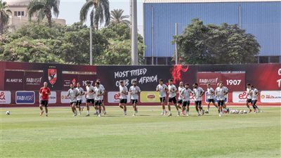 بدون راحة.. الأهلي يواصل تدريباته الجماعية اليوم استعداداً لمباراة القمة أمام الزمالك - الخليج الان