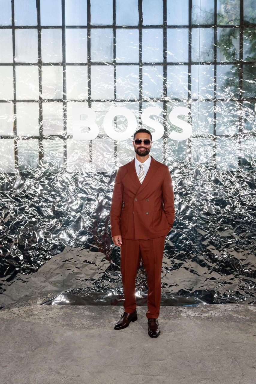 ضمن أسبوع الموضة بميلانو.. كريم فهمي الممثل العربي الوحيد في عرض BOSS Runway Show - الخليج الان