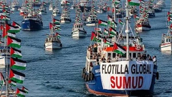 أسطول الصمود يقرر مغادرة المصري باسل رمسيس بسبب خطورة إصابته في قدمه نتيجة الهجوم الإسرائيلي على سفينته