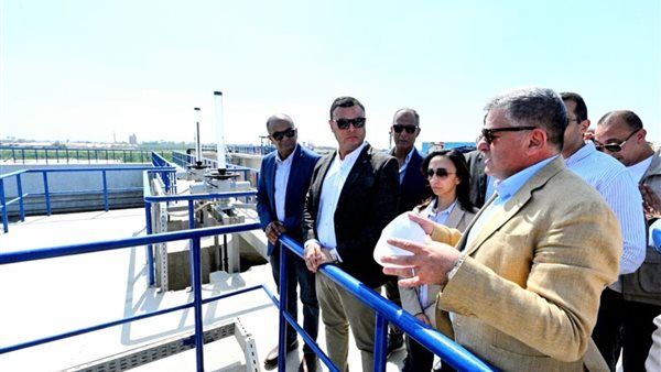 وزير الإسكان ومحافظ البحيرة يفتتحان محطة معالجة الصرف الصحي بمركز بدر