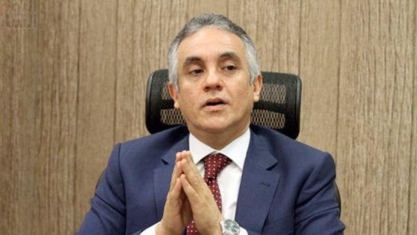 لبيع حصته في كافيه.. حبس المتهم بانتحال صفة المستشار محمود الشريف مساعد وزير العدل لشؤون الإعلام ومجلس الشيوخ